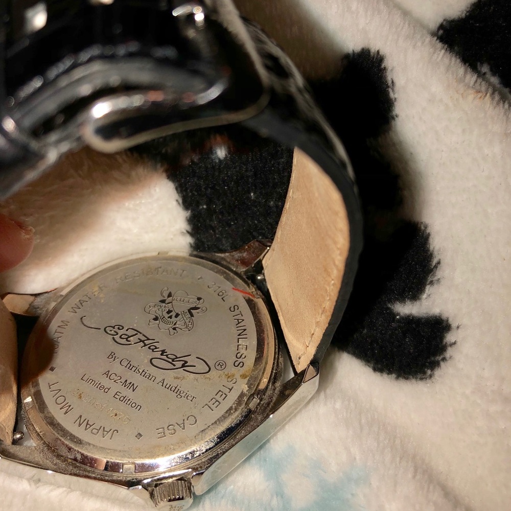 ED Hardy watch - Picture 4 of 7